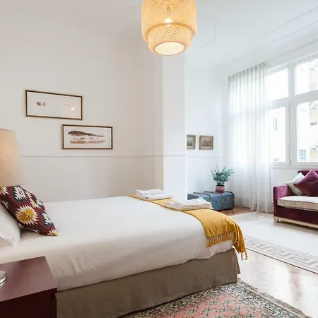 Feels Like Marques Design Flat * Lisbon
